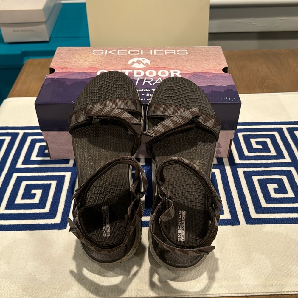 Skechers outdoor ultra desert daze chocolate sandal size 8 Goodyear performance